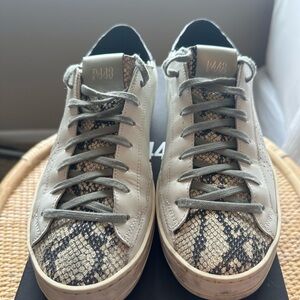 P448 size 39 barely worn, like new!